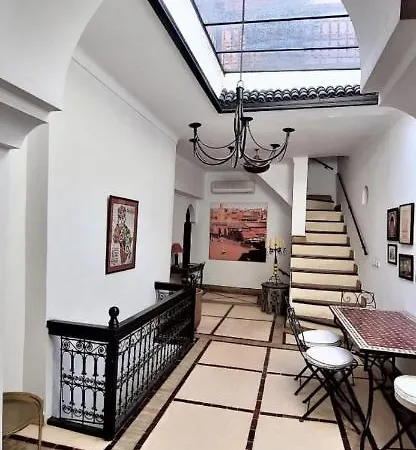 Riad Privatise Jusqu A 5 Personnes A 5 Minutes Place Jemma El Fna Loue Avec Menage Et Petit Dejeuner Compris مراكش المظهر الخارجي الصورة