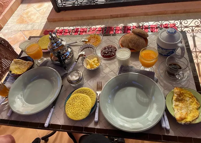 Riad Privatise Jusqu A 5 Personnes A 5 Minutes Place Jemma El Fna Loue Avec Menage Et Petit Dejeuner Compris